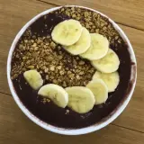 Tigela de açaí com banana