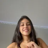 Criadora gravando vídeo para o TikTok